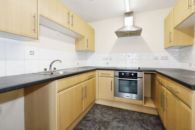 Flat for sale in Rosemary Avenue, Goldthorn, Wolverhampton
