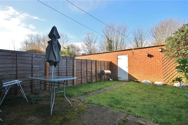 10, Kingfisher Drive, Surrey photo 4