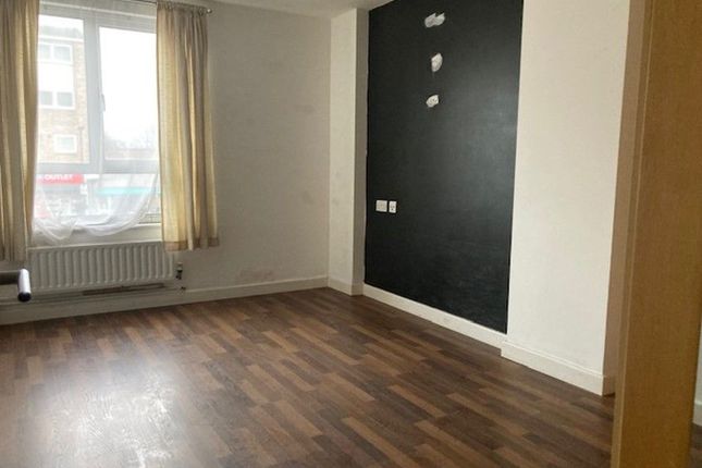 Flat for sale in Cundy Road, London