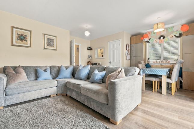 4 Scyttels Court Vicarage Close, Hitchin photo 2