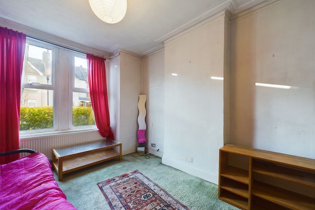 Thumbnail Terraced house for sale in Queens Road, New Malden, Surrey
