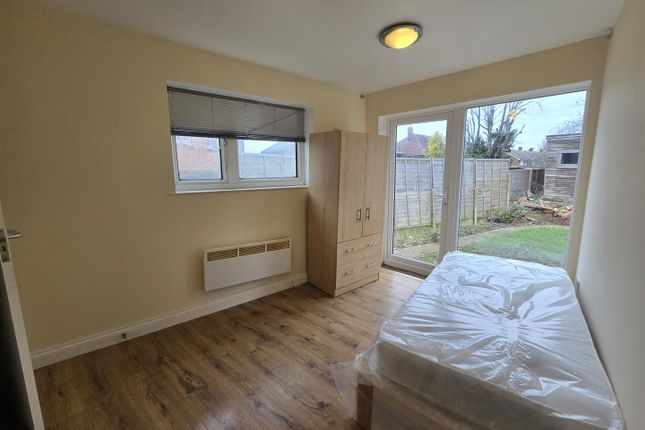 85, Windham Avenue, Croydon photo 2