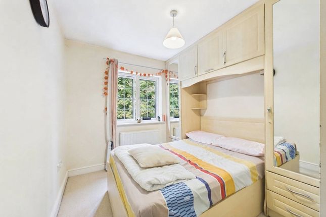 11, Beechfield Place, Maidenhead photo 4