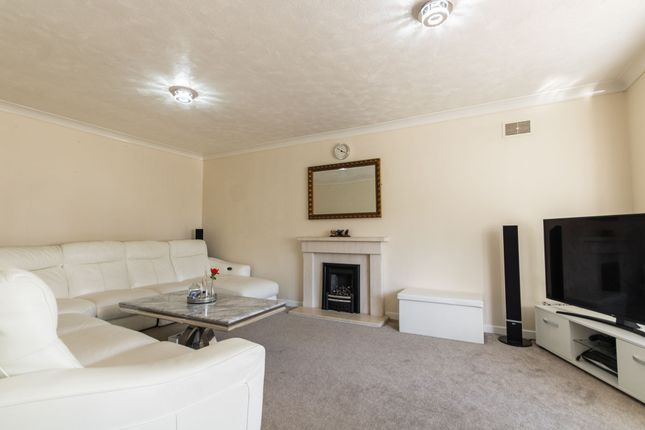 12 Woodhead Close, Stamford photo 2