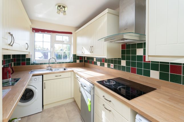 27, The Borough, Betchworth photo 3