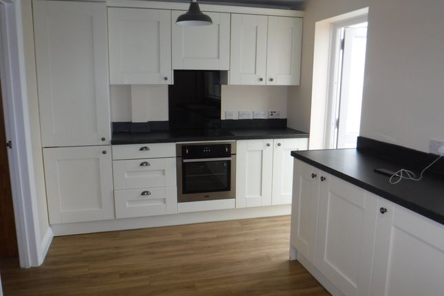Link-detached house to rent in Orchard Grove, Waterlooville
