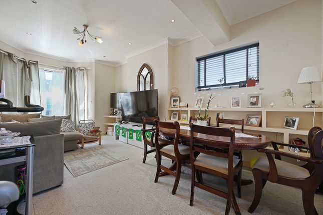 12b, Nightingale Road, London photo 2