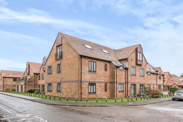 Thumbnail Flat for sale in Thame, Oxfordshire