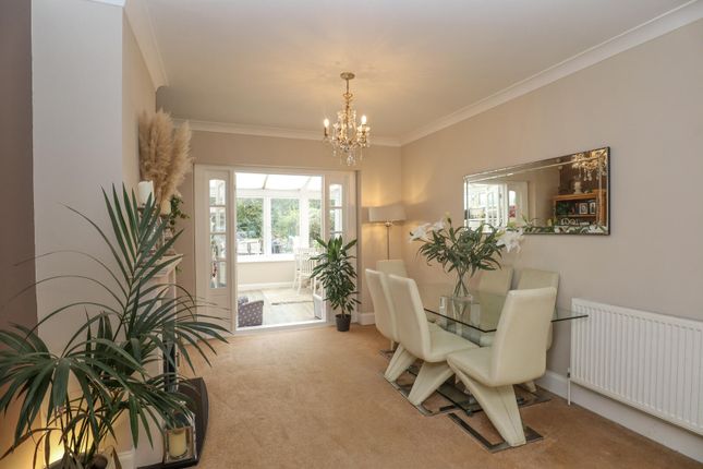 58, Court Avenue, Coulsdon photo 4