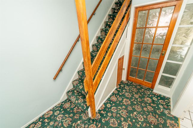 61, The Beeches, Rugeley photo 3