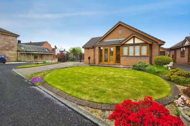 24, Denbigh Close, Knypersley photo 2
