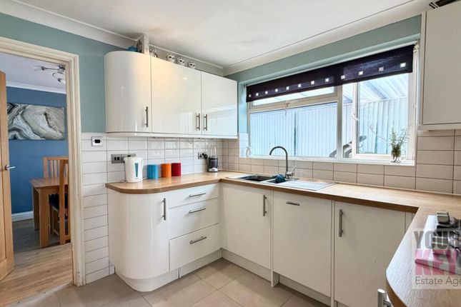 12, Enbrook Valley, Folkestone photo 4