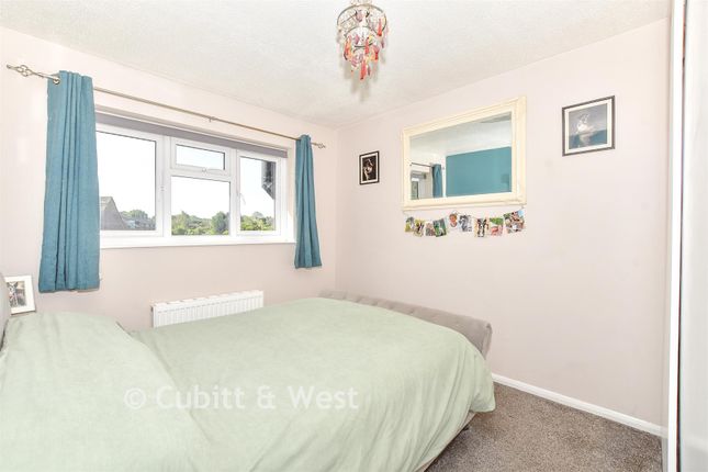 3, Springfield Close, Chichester photo 3