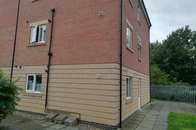 Thumbnail Flat to rent in The Hedgerows, Sleaford