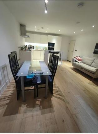 Flat to rent in Fulham Palace Rd, London, London