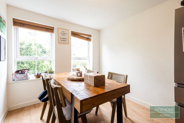 22, Farnborough Close Kingsway, Gloucester photo 5