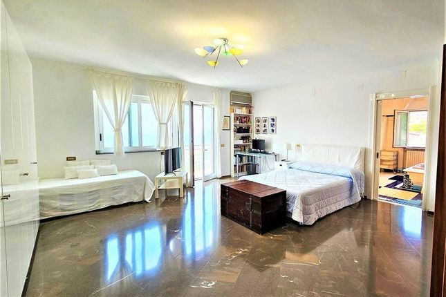 Apartment for sale in Campania, Salerno, Salerno