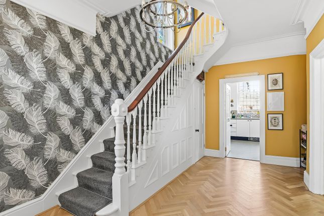 33, Farfield Road, West Yorkshire photo 2