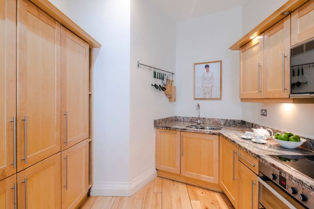 3 Shillibeer Place, London photo 4
