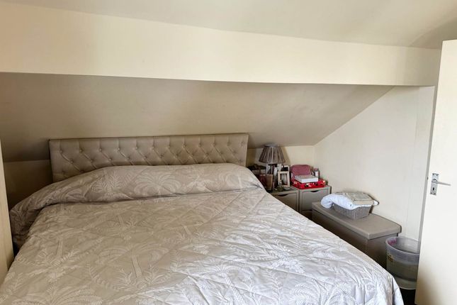 5b, Ely Road, London photo 5