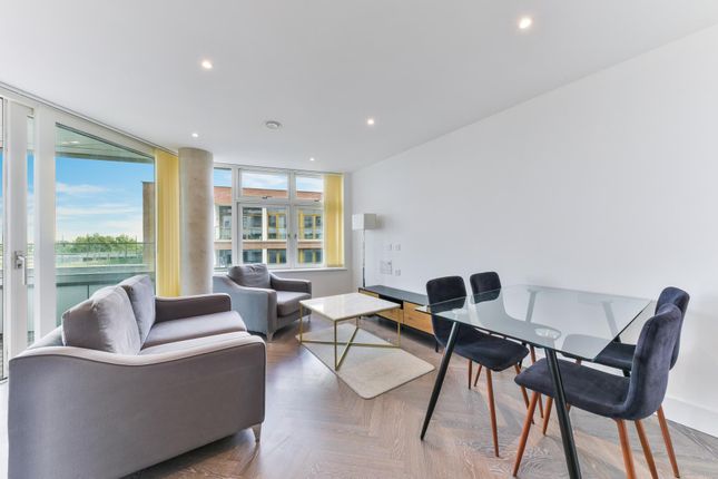 Flat to rent in Jewel House, London Sqaare, Caledonian Road