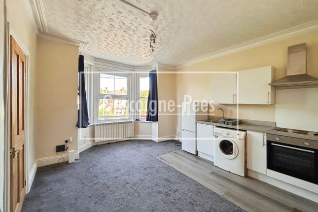 42, Camberley photo 2