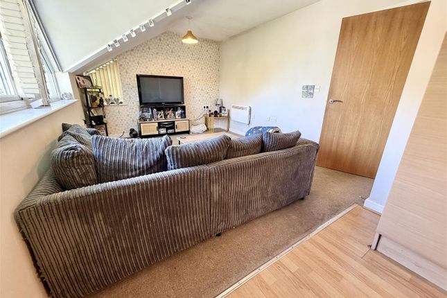 St Mary's View, Flat 5, Chapel Lane, Leeds photo 4