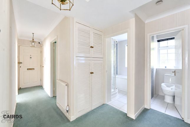 8,, Downs Lodge Court, Epsom photo 5