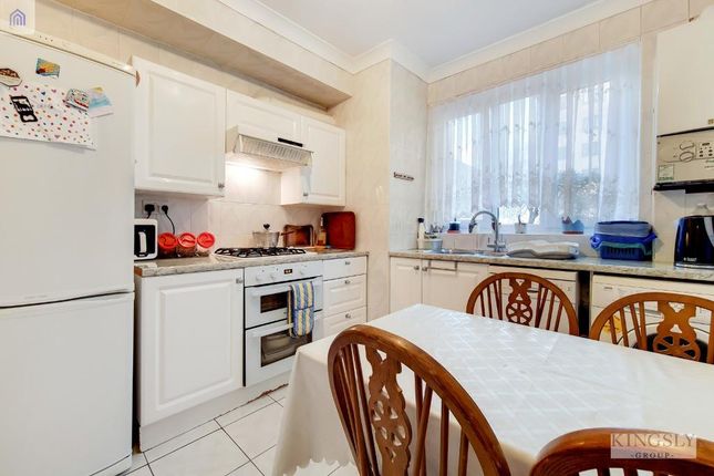 Flat for sale in Chadworth Green, London