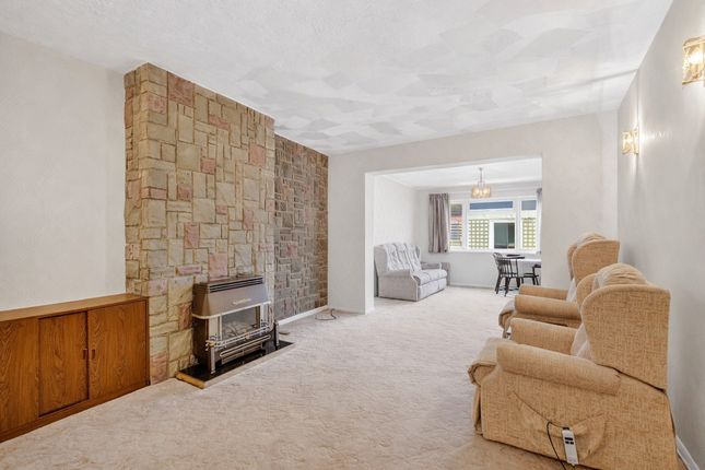 21, Downesway, South Benfleet photo 2