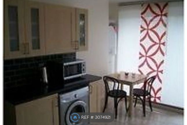 Flat, Busby House Aldrington Road, London photo 3