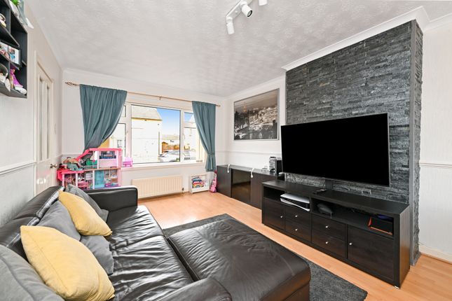 6, Rowan Gardens, Bonnyrigg photo 3