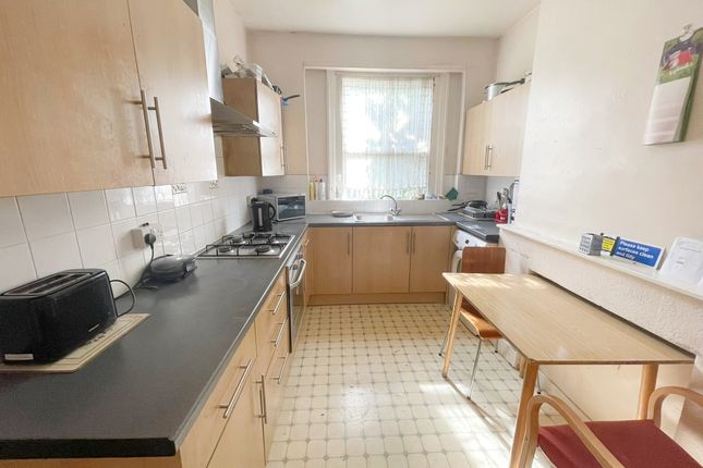 Room D, 128, Millfields Road, Hackney photo 4