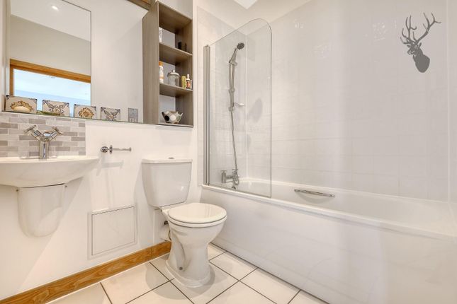 Flat for sale in Wick Lane, London