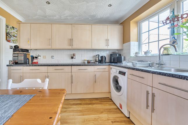 11, Frobisher Way, Essex photo 4