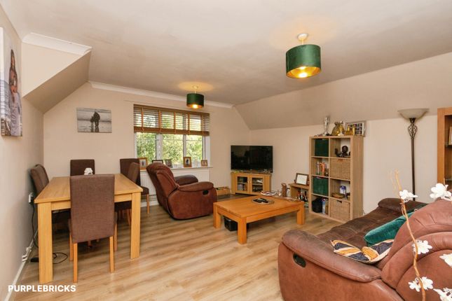 Flat 23/Franklin Court, Whetstone Road, Farnborough photo 4