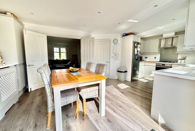 29 Hunnisett Close, Selsey photo 4