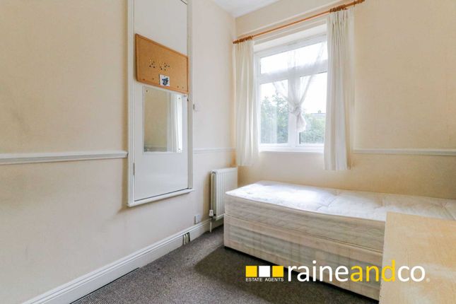Terraced house for sale in Bishops Rise, Hatfield