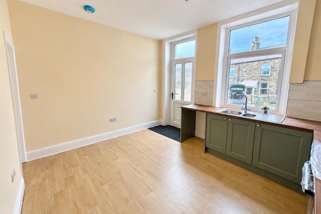 27, Bolton Road, Keighley photo 4