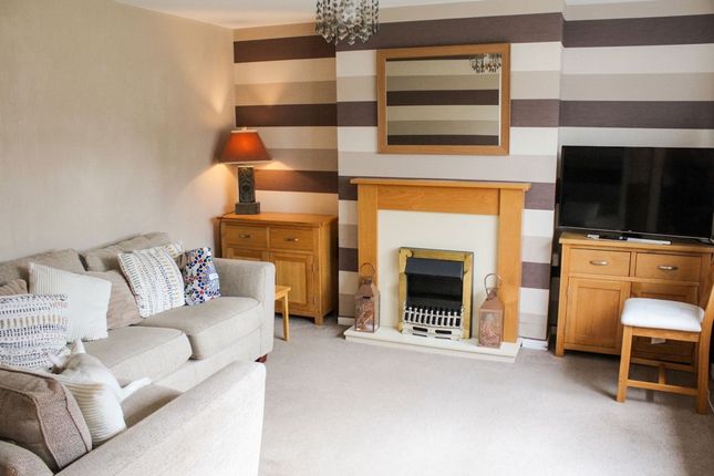 13 Highfield Grove, Brigg photo 2