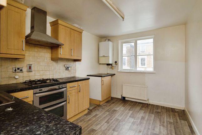 Flat J, 53-55, Darnley Road, London photo 3