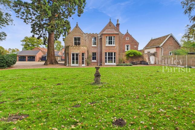 The Grove, Wacton Road, Norwich photo 2