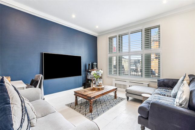 Flat for sale in Wandsworth Road, London
