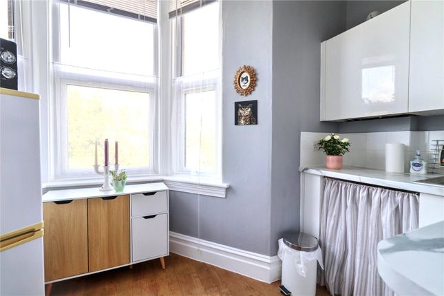 Flat 2, 2, Lower Oldfield Park, Bath photo 4