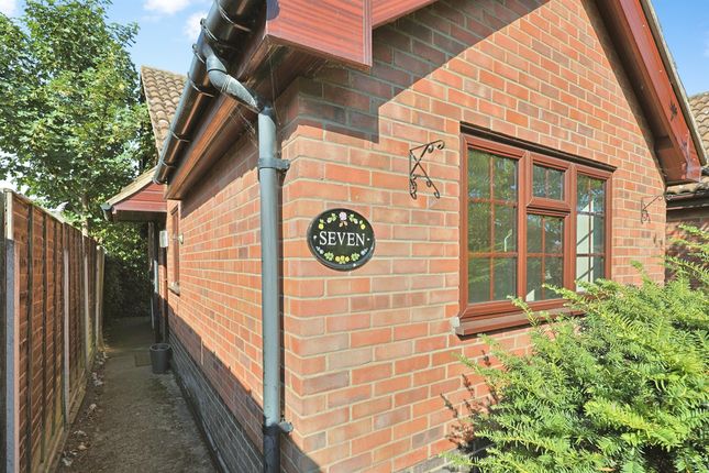 2-bed house on 7, Hawthorn Close, Norwich, £180,000