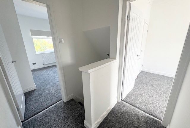 48, Manchester photo 5