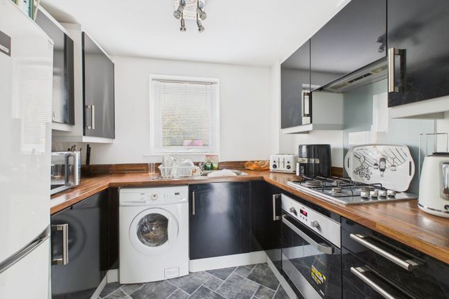 11 Royal Sovereign Apts Phoebe Road, Pentrechwyth, Swansea photo 2