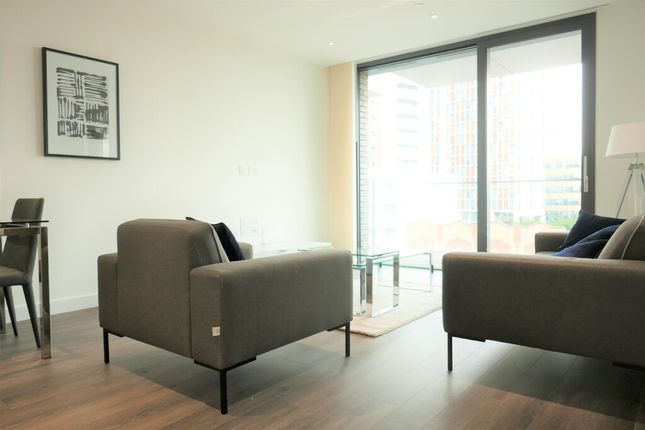 Thumbnail Flat to rent in 2 Bedroom Spacious Apartment, Goodmens Field, Aldgate, London