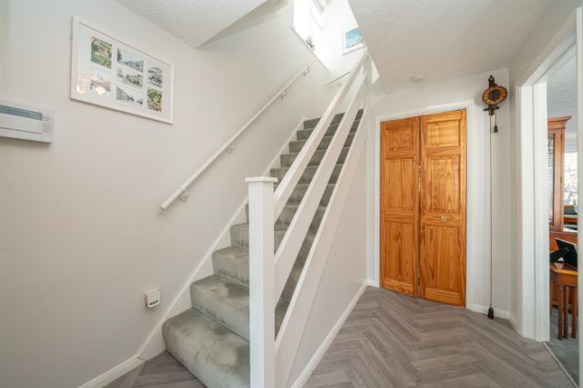 74, Breakspeare Road, Abbots Langley photo 2