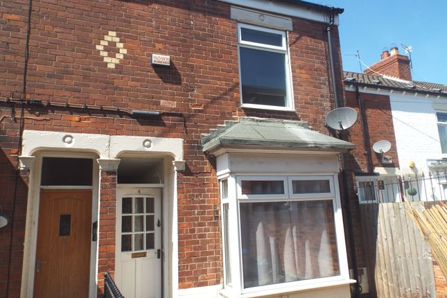 Thumbnail End terrace house to rent in Crompton Villas, Estcourt Street, Hull
